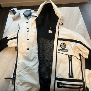 Burberry jacket / coat white men’s size 48 equal to about a medium us men’s.
